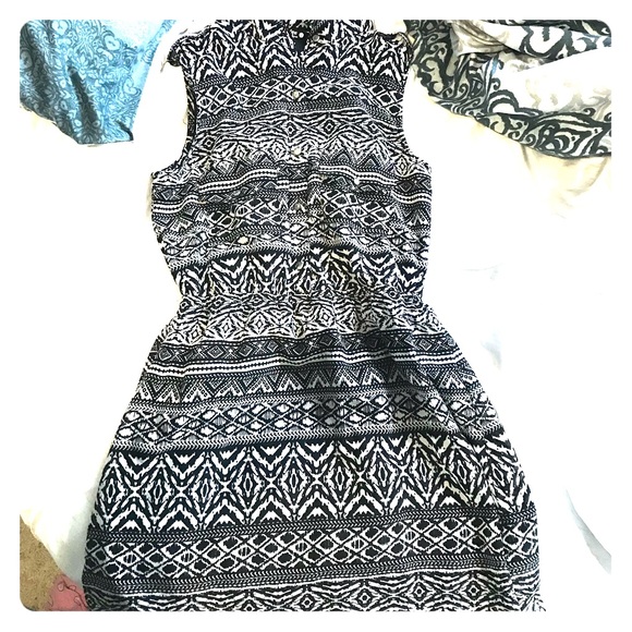 Black and white dress - Picture 1 of 1